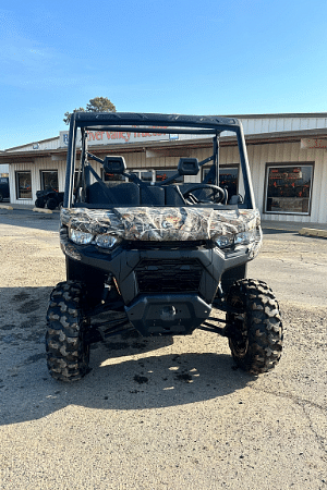 Image of Can-Am Defender HD9 Image 1