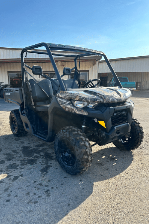 Image of Can-Am Defender HD9 Image 0