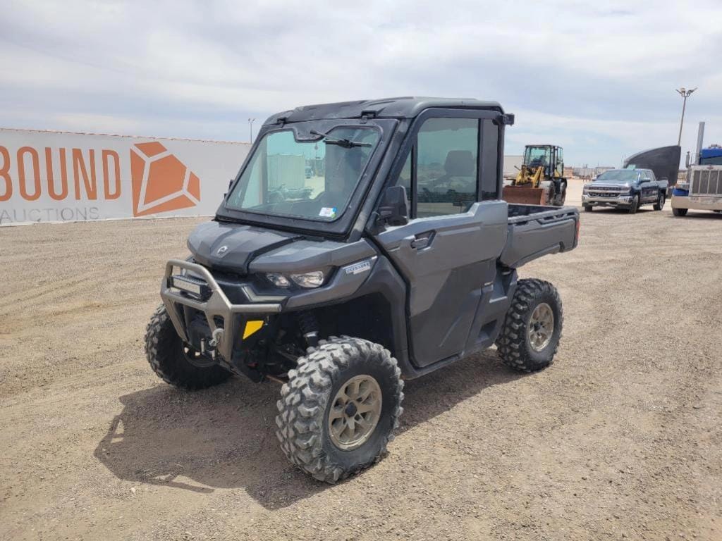 2024 Can-Am Defender HD10 Equipment Image0