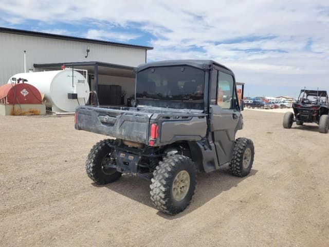 Image of Can-Am Defender HD10 equipment image 4