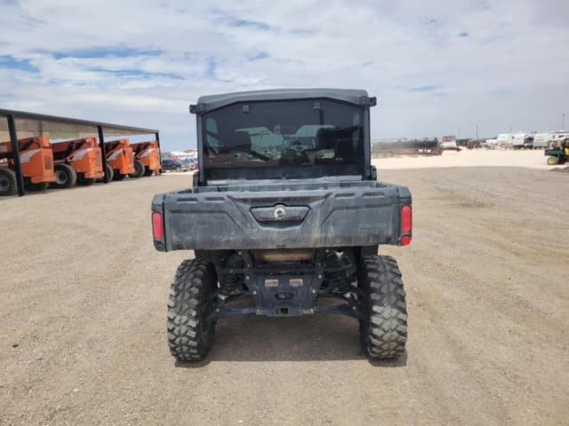 Image of Can-Am Defender HD10 equipment image 3