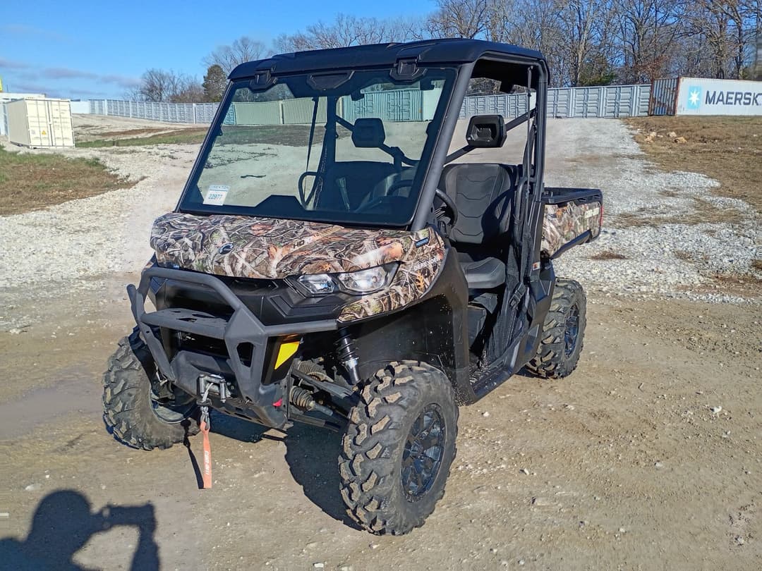 Image of Can-Am Defender Primary image