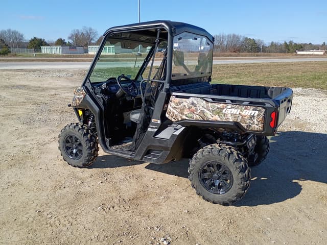 Image of Can-Am Defender equipment image 3