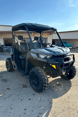 Image of Can-Am Defender XT HD9 Image 0