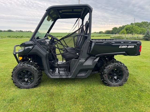 Image of Can-Am Defender XT HD9 equipment image 2