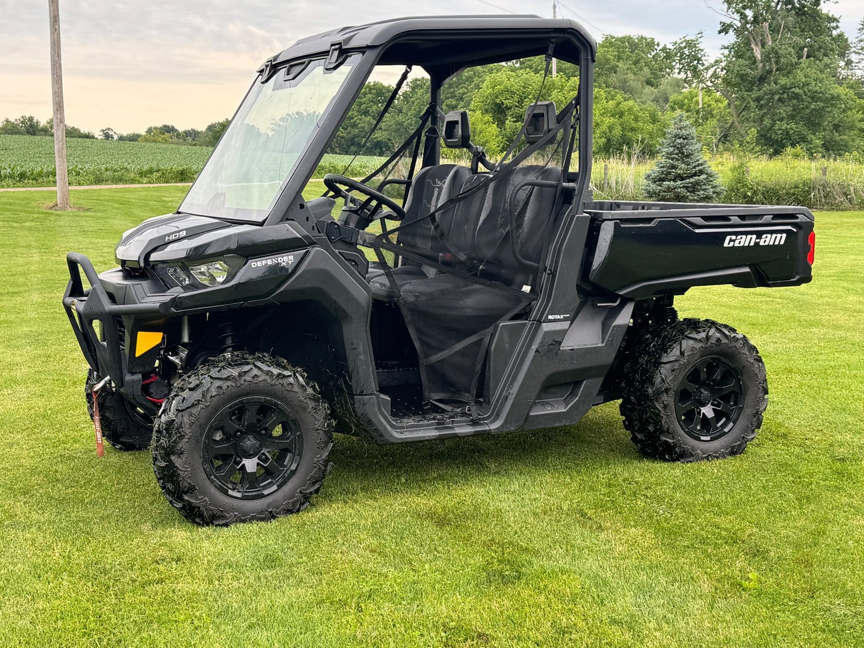 2024 Can-Am Defender XT HD9 Equipment Image0