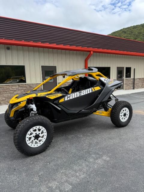 Image of Can-Am Maverick R X RS Primary image