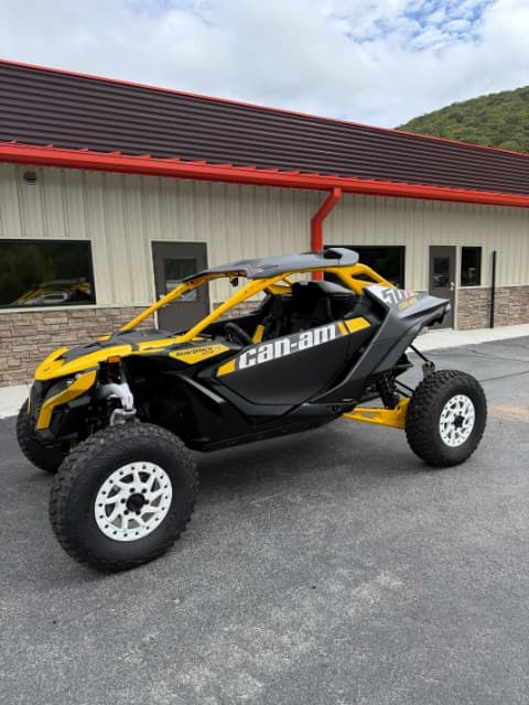 Image of Can-Am Maverick R X RS Primary image