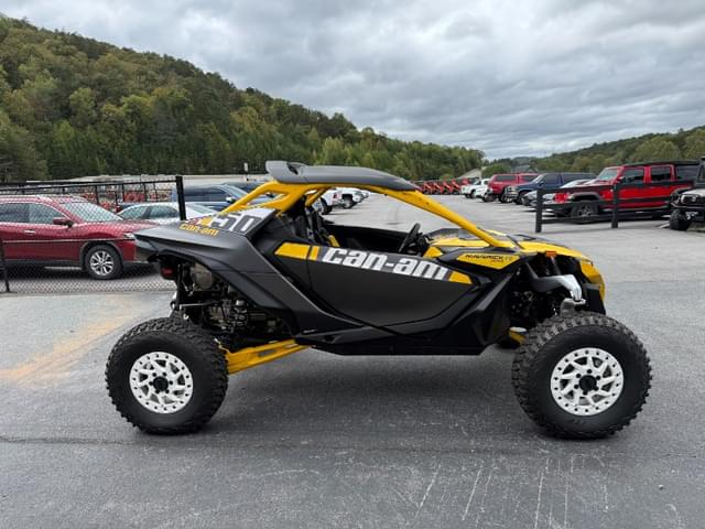Image of Can-Am Maverick R X RS equipment image 1