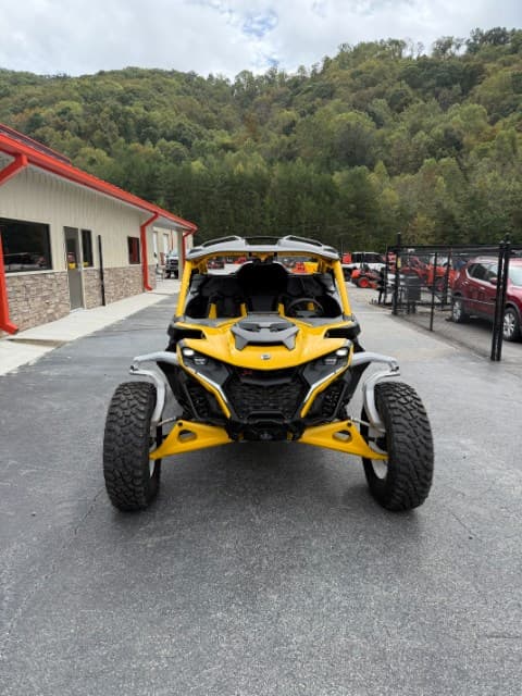 Image of Can-Am Maverick R X RS equipment image 2