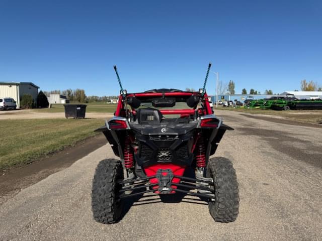 Image of Can-Am Maverick X3 equipment image 2
