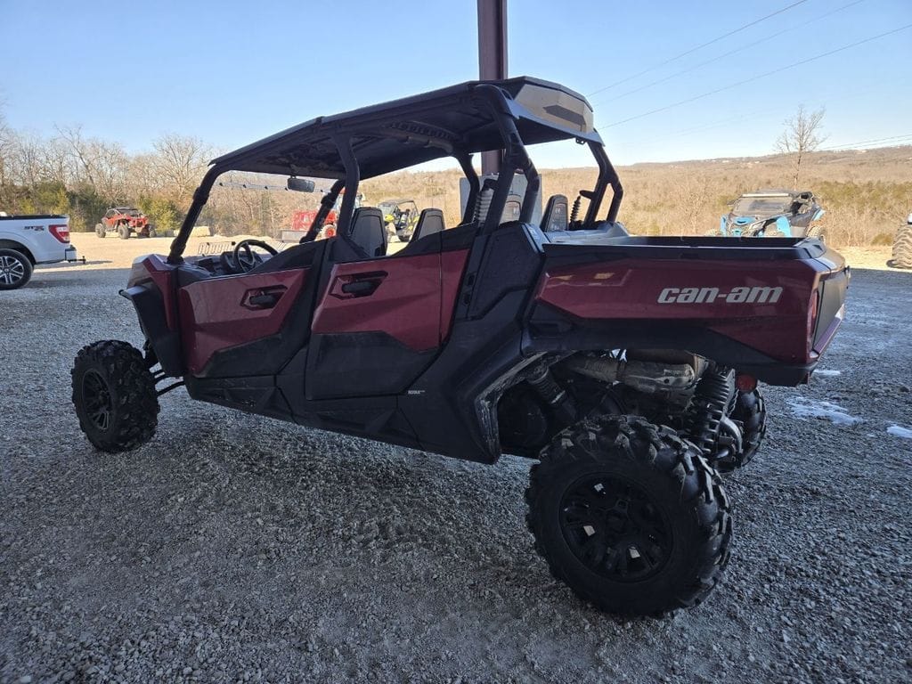 2024 Can-Am Commander MAX XT 1000R Equipment Image0