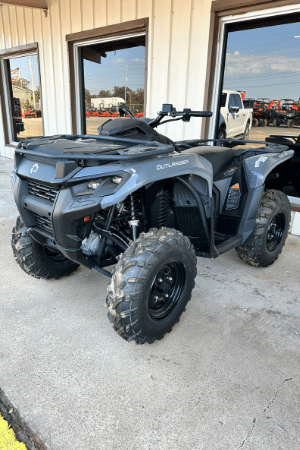 2024 Can-Am Outlander 700 Equipment Image0