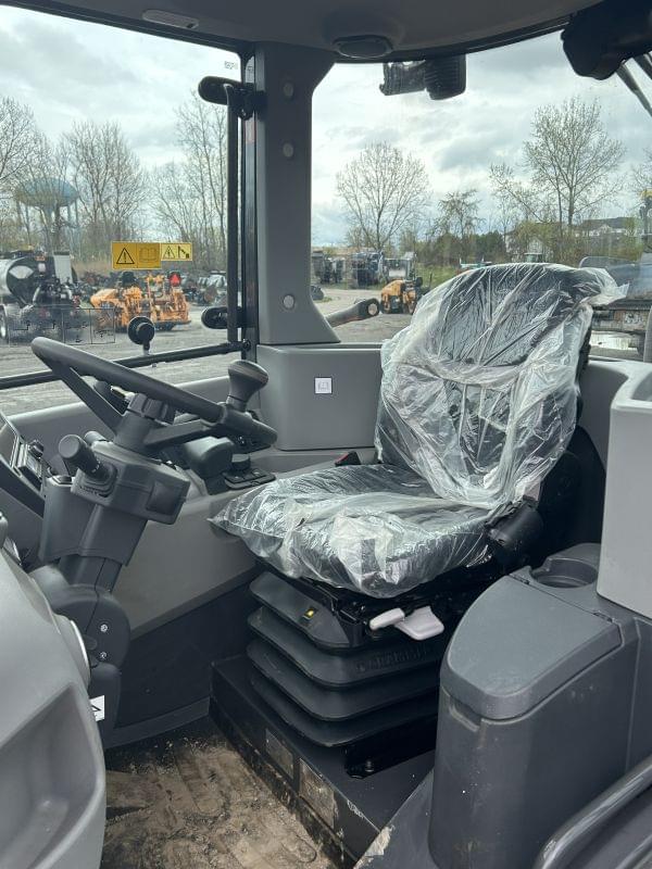 Image of Case 221F equipment image 2