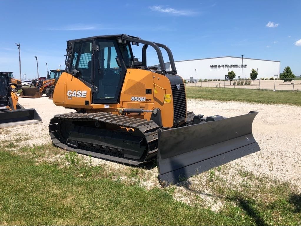 2024 Case 850M Equipment Image0