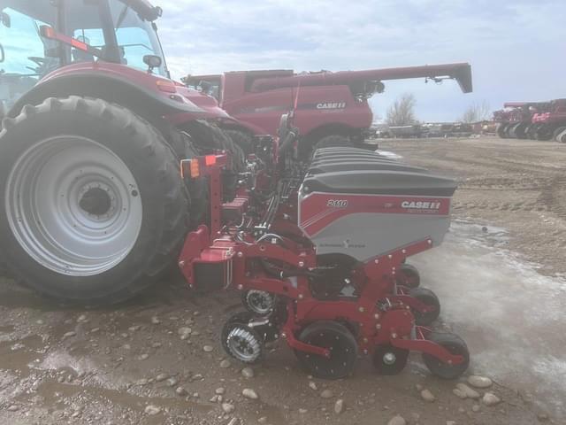 Image of Case IH 2110 equipment image 2