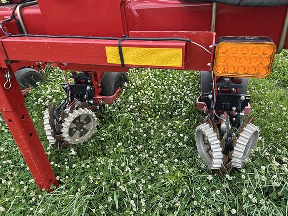 Image of Case IH 2130 equipment image 2