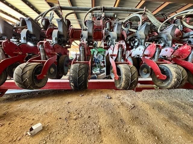 Image of Case IH 2140 equipment image 2