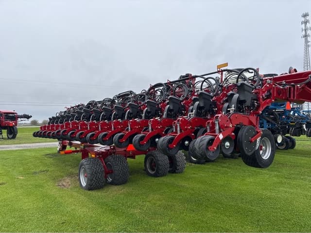 Image of Case IH 2140 equipment image 4