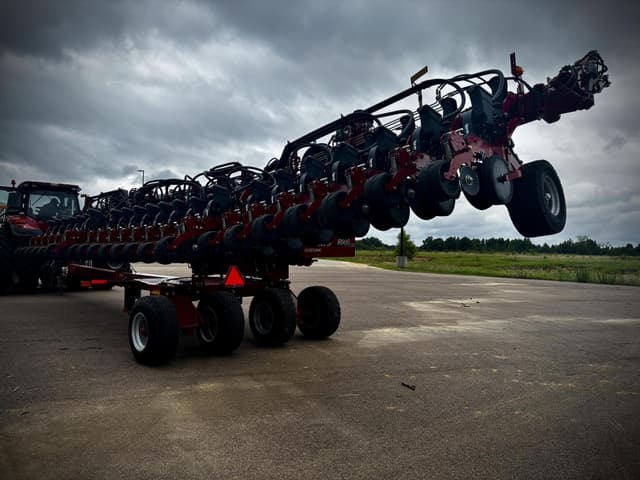 Image of Case IH 2140 equipment image 2