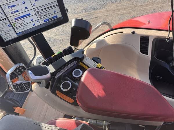 Image of Case IH 340 equipment image 4