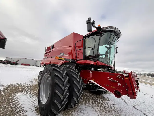 Image of Case IH 7250 equipment image 3