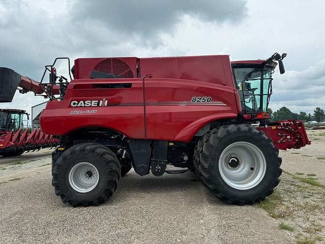 Image of Case IH 8250 equipment image 1