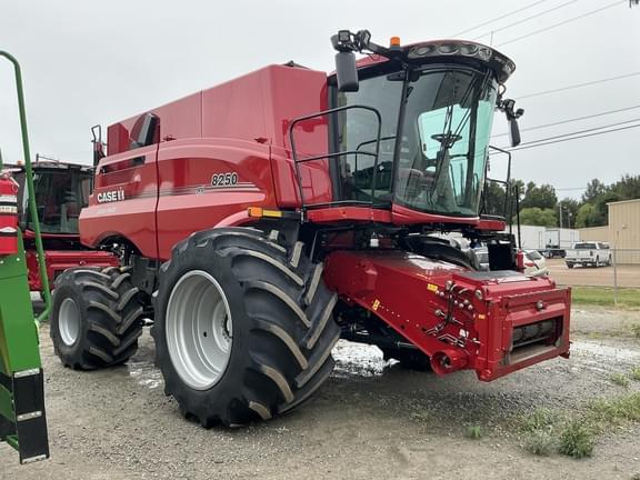 Image of Case IH 8250 equipment image 2