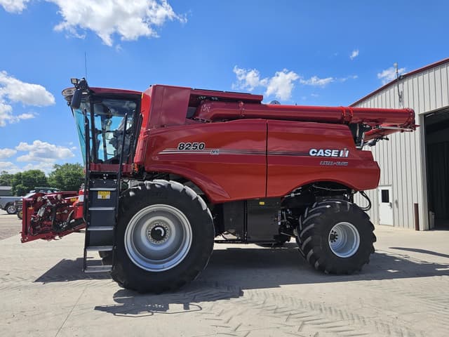 Image of Case IH 8250 equipment image 4