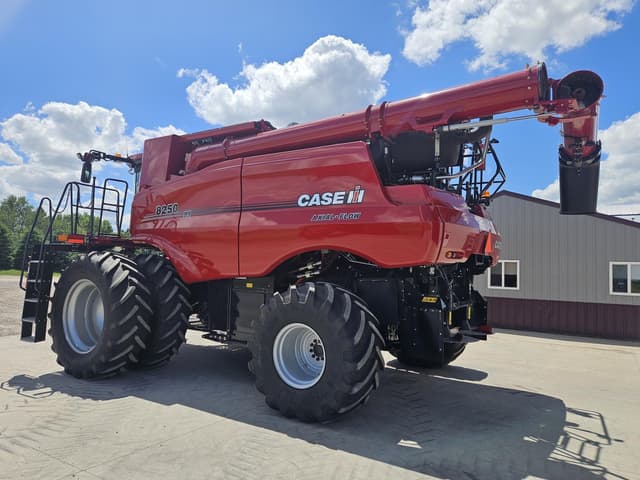 Image of Case IH 8250 equipment image 3