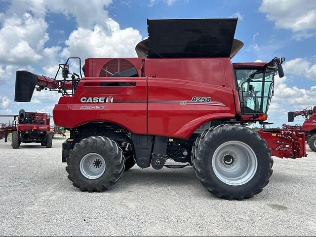 Image of Case IH 8250 equipment image 1