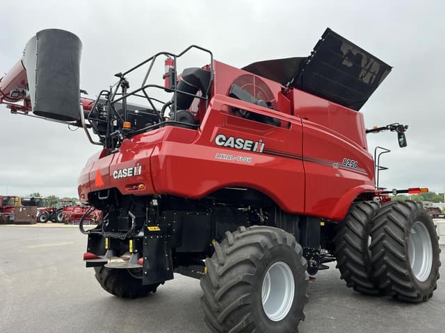 Image of Case IH 8250 equipment image 2