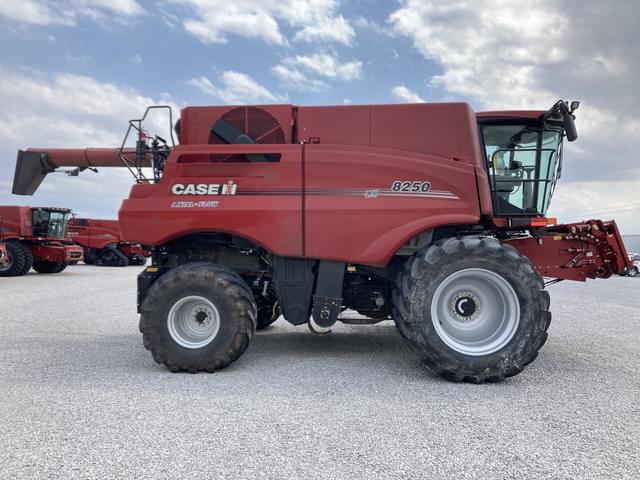 Image of Case IH 8250 equipment image 1