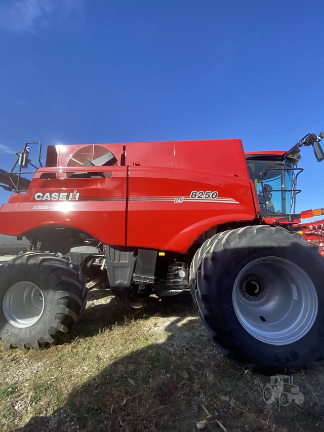 Image of Case IH 8250 equipment image 2