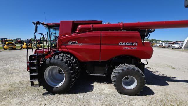 Image of Case IH 8250 equipment image 1