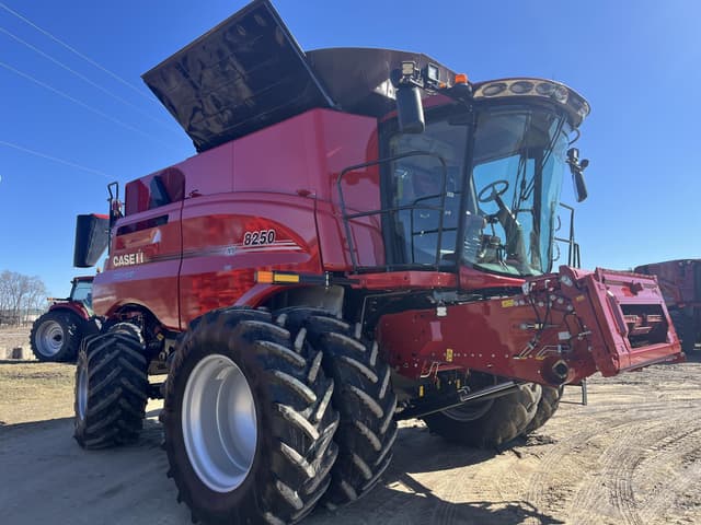 Image of Case IH 8250 equipment image 2