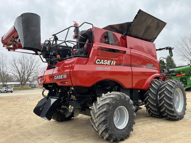 Image of Case IH 8250 equipment image 3