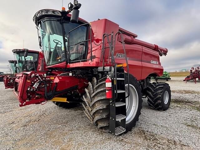 Image of Case IH 8250 equipment image 1