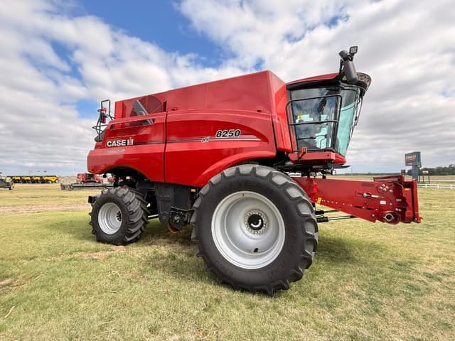 Image of Case IH 8250 equipment image 3