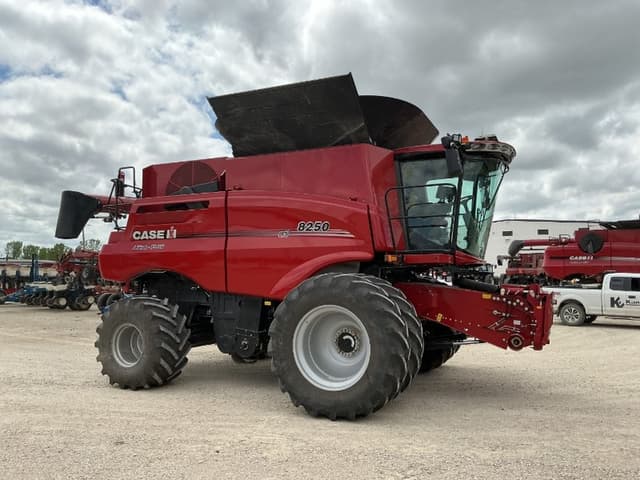 Image of Case IH 8250 equipment image 1