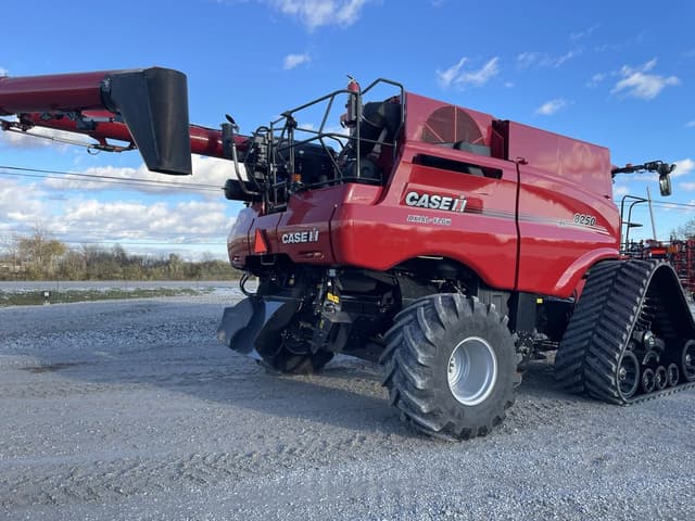 Image of Case IH 8250 equipment image 4