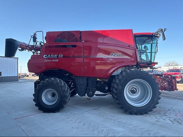 Image of Case IH 8250 equipment image 1