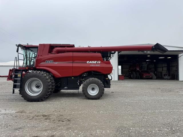 Image of Case IH 8250 equipment image 1