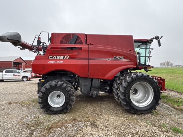 Image of Case IH 8250 equipment image 1