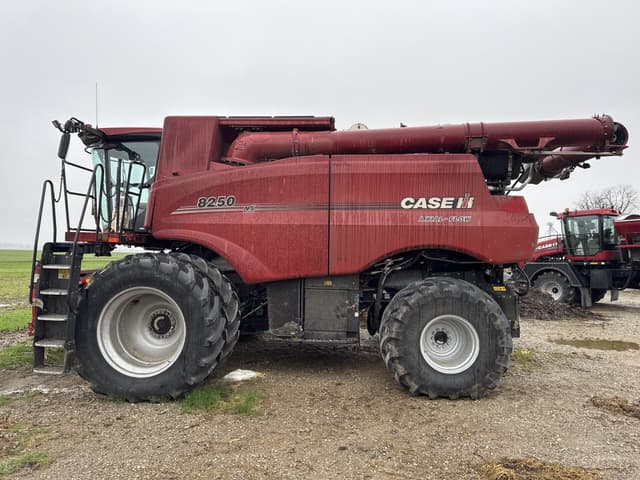 Image of Case IH 8250 equipment image 3