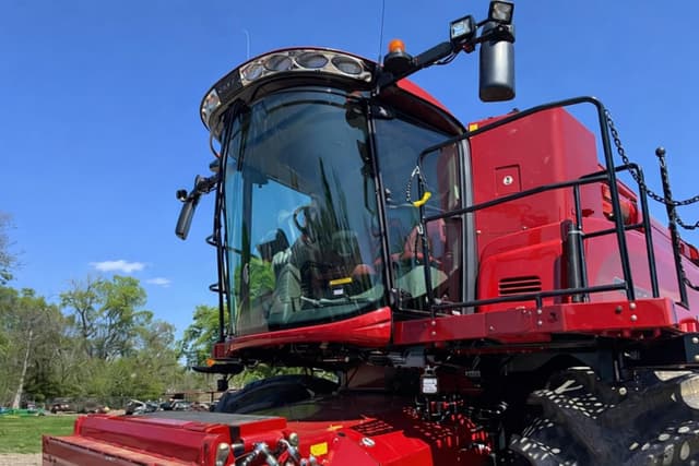 Image of Case IH 8250 equipment image 2