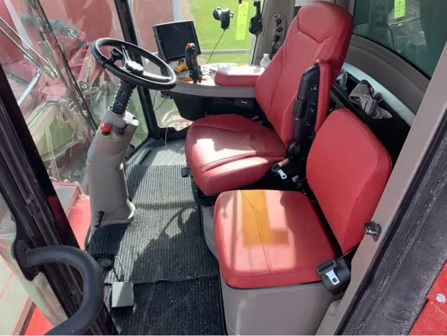 Image of Case IH 8250 equipment image 3