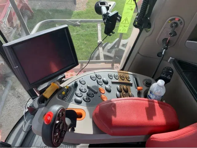 Image of Case IH 8250 equipment image 4