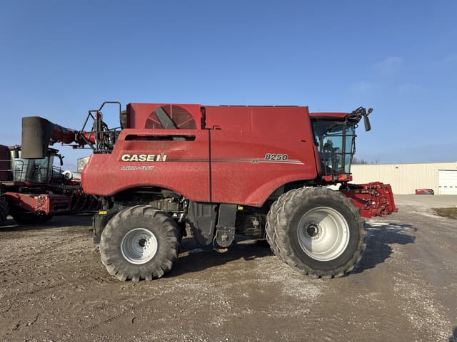 Image of Case IH 8250 equipment image 1