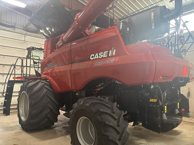 Image of Case IH 8250 equipment image 3